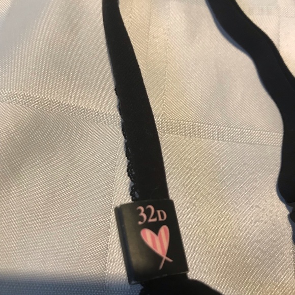 NWOT Victoria’s Secret bra - Picture 2 of 7